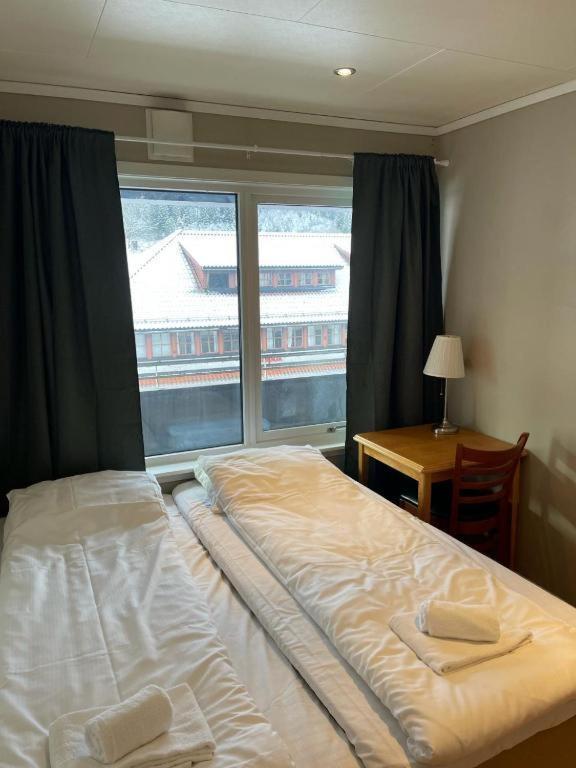 Stryn Kaffebar & Vertshus Екстер'єр фото